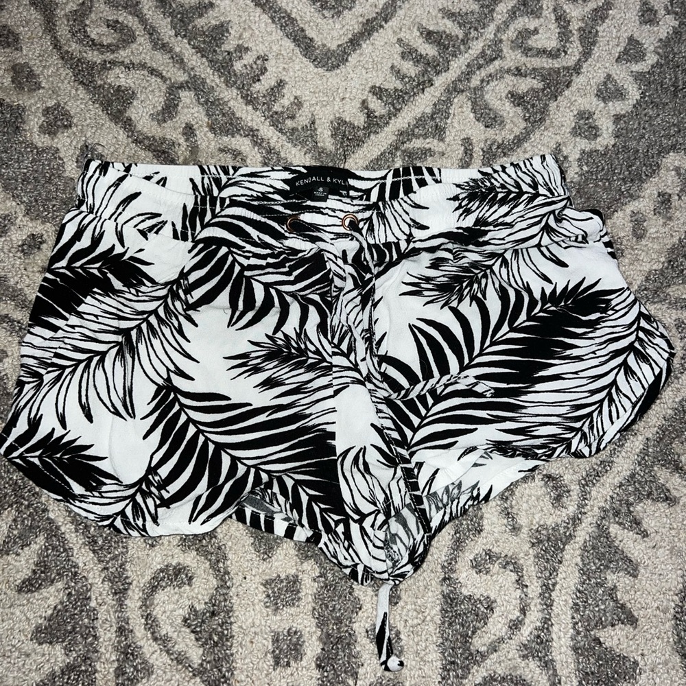 Pacsun Kendall & Kylie print shorts